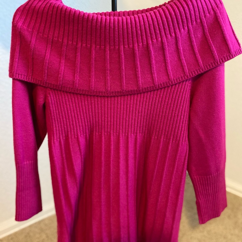 Kennth cole pink sweater